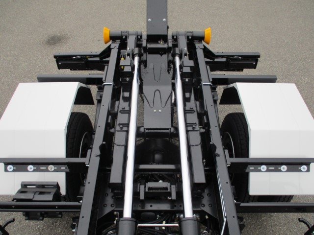 R8����ɩ�ե���������4�ȥ�եå������롡̤���Ѽ�