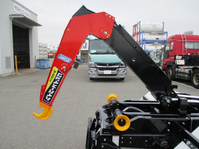 R8����ɩ�ե���������4�ȥ�եå������롡̤���Ѽ�