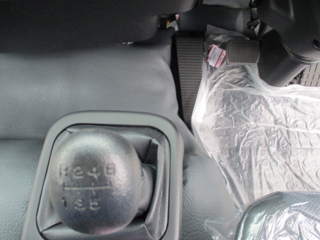 R8����ɩ�ե���������4�ȥ�եå������롡̤���Ѽ�