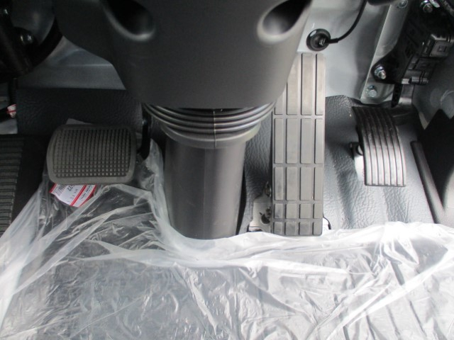 R8����ɩ�ե���������4�ȥ�եå������롡̤���Ѽ�