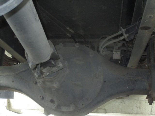 R2���������ե���ɡ��ץ쥹���г���10.2Ω�ơ�����ܡ������