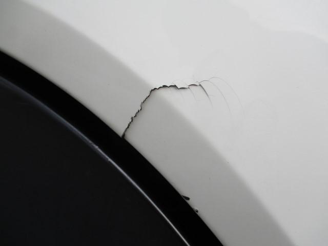 R2���������ե���ɡ��ץ쥹���г���10.2Ω�ơ�����ܡ������