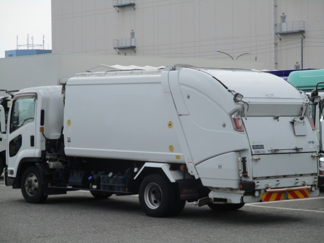 R2���������ե���ɡ��ץ쥹���г���10.2Ω�ơ�����ܡ������