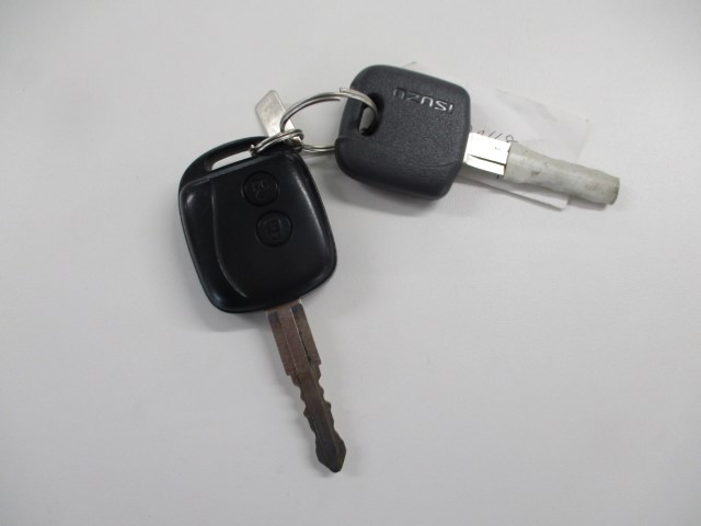 R2���������ե���ɡ��ץ쥹���г���10.2Ω�ơ�����ܡ������