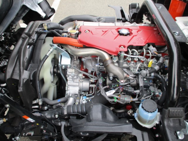 R8������ǥ�ȥ����ץ쥹���г���4.3Ω�ơ�̤���Ѽ�