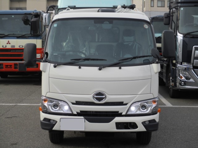 R8������ǥ�ȥ����ץ쥹���г���4.3Ω�ơ�̤���Ѽ�
