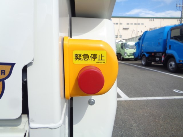 R7 日野デュトロ プレス式塵芥車6.9立米 未使用車