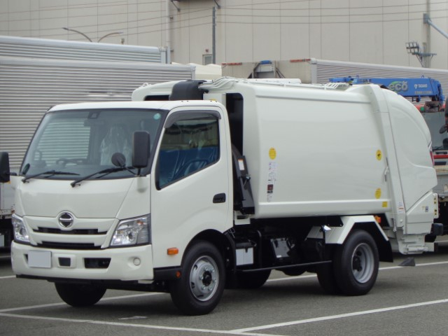 R7 日野デュトロ プレス式塵芥車6.9立米 未使用車
