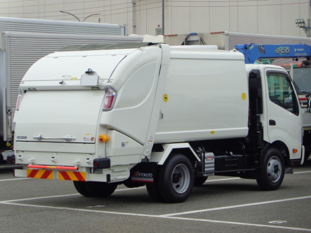 R7 日野デュトロ プレス式塵芥車6.9立米 未使用車