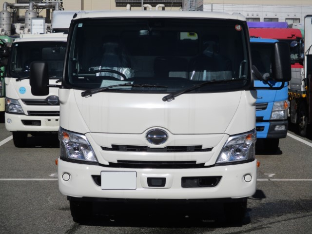 R7 日野デュトロ プレス式塵芥車5.9立米 未使用車