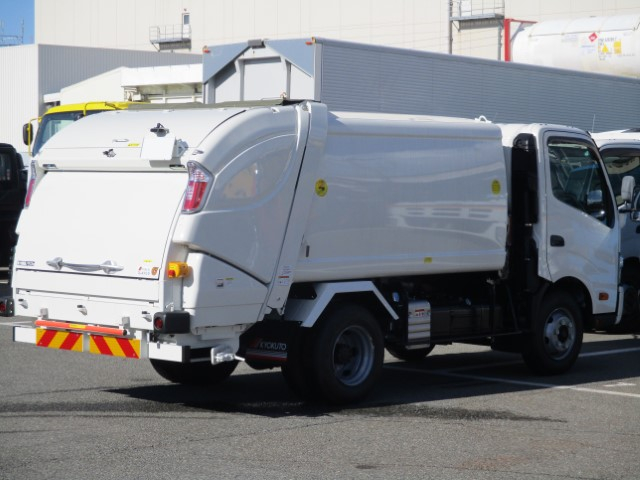 R7 日野デュトロ プレス式塵芥車5.9立米 未使用車
