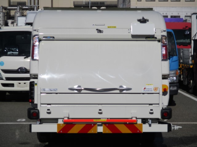R7 日野デュトロ プレス式塵芥車5.9立米 未使用車