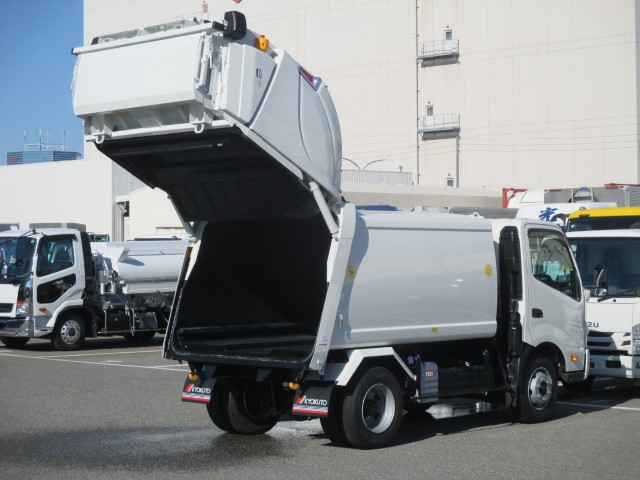 R7 日野デュトロ プレス式塵芥車5.9立米 未使用車