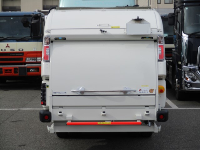 R8������ǥ�ȥ����ץ쥹���г���4.3Ω�ơ�̤���Ѽ�