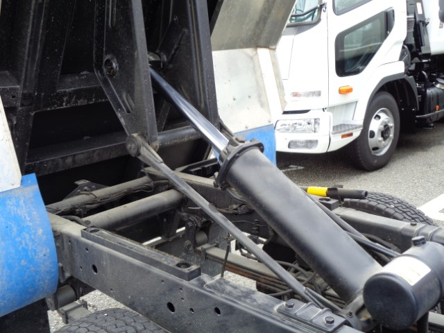 R5 いすゞエルフ 2トンダンプ 新明和製