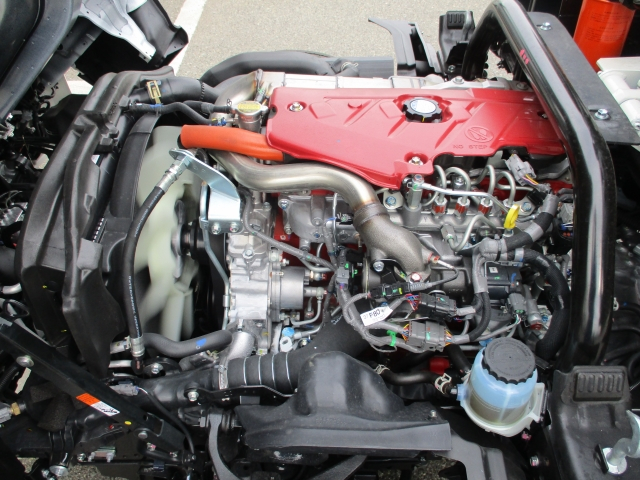 R8������ǥ�ȥ����ץ쥹���г���4.3Ω�ơ�̤���Ѽ�