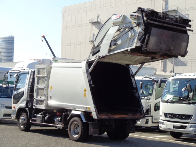 R2���դ����ե����������ץ쥹��7Ω�ơ�����֥Хå�����ƥ�
