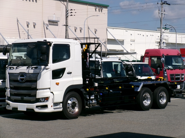 R8 日野プロフィア 22トン コンテナ脱着車 未使用